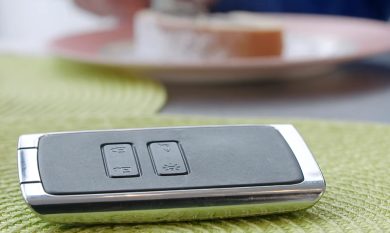 Perché l’auto che si apre “senza chiave” non è sicura