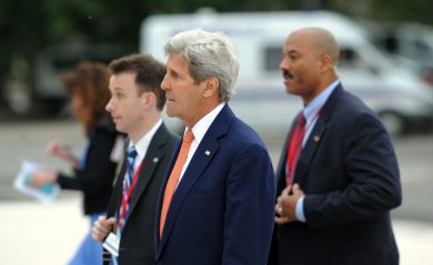John Kerry incontra a Cuba i ribelli delle Farc per la pace in Colombia