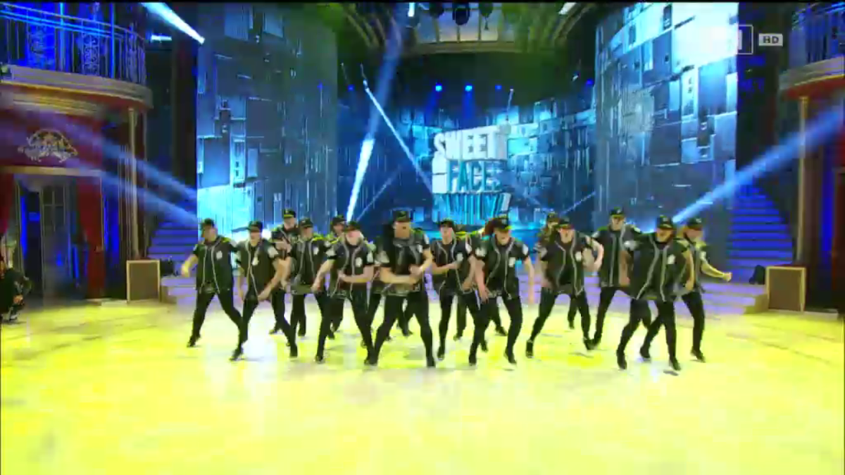 Galleria foto 'Ballando con le stelle 11: Lucarelli-Platinette fanno pace, Sottile eliminato' - foto 2