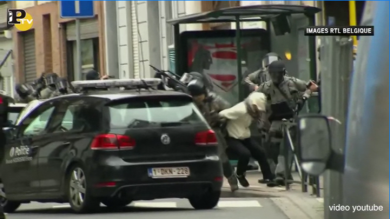 Il video dell’arresto di Salah Abdeslam