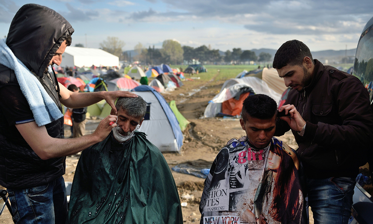 Emergenza migranti: la Grecia tra rischio default e boom di solidarietà