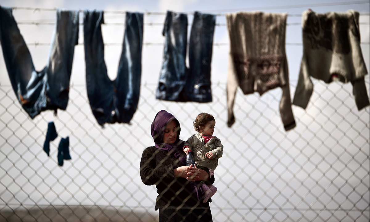 Emergenza migranti: la Grecia tra rischio default e boom di solidarietà