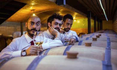 Bianco di Babbudoiu, la commedia alcolica con Pino e gli anticorpi – Video