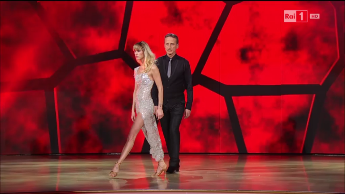 Galleria foto 'Ballando con le stelle 11: nuovo scontro Platinette-Lucarelli, eliminato Papi' - foto 6