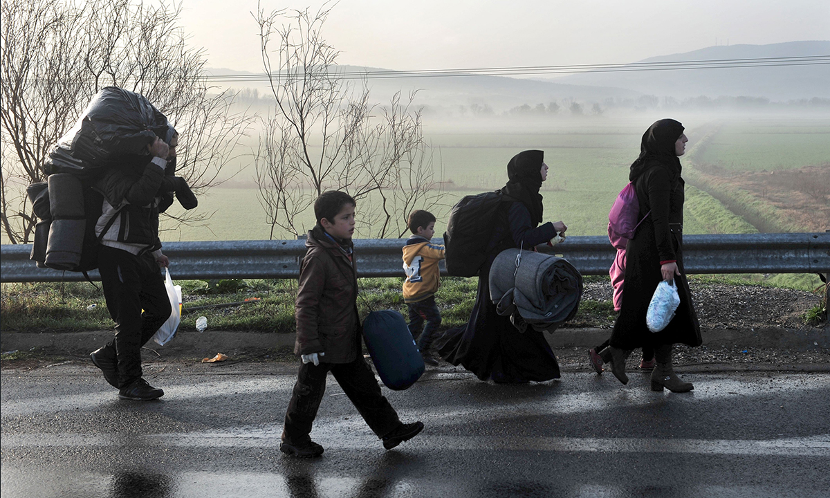 Migranti, Italia e Albania si preparano all’accoglienza dopo la chiusura della rotta balcanica