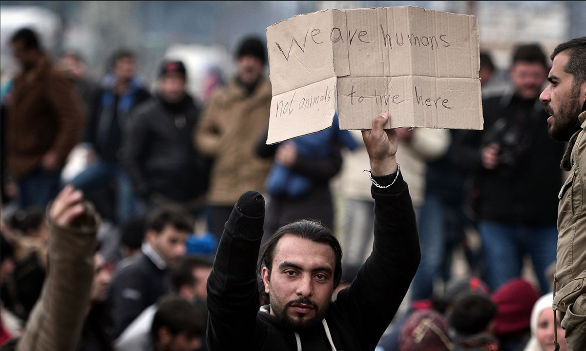 Migranti, Italia e Albania si preparano all’accoglienza dopo la chiusura della rotta balcanica