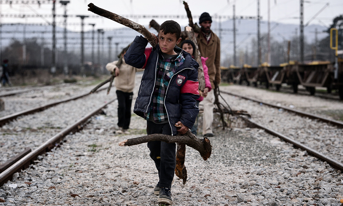 Migranti, Italia e Albania si preparano all’accoglienza dopo la chiusura della rotta balcanica