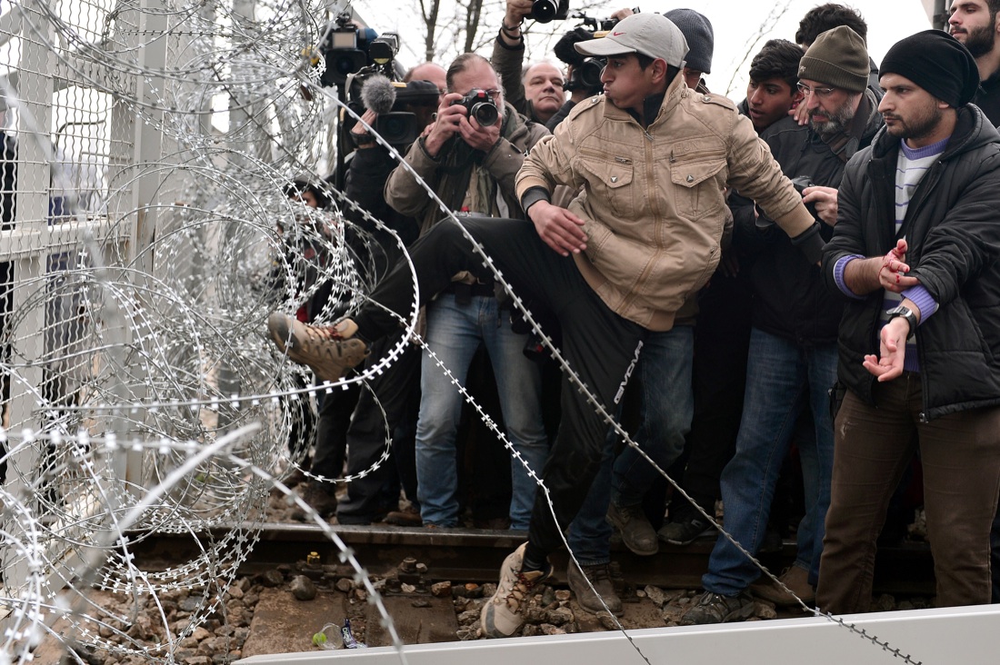 Migranti, Italia e Albania si preparano all’accoglienza dopo la chiusura della rotta balcanica