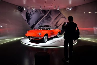 Alfa Romeo “Duetto” spider. 50 anni con il vento tra i capelli
