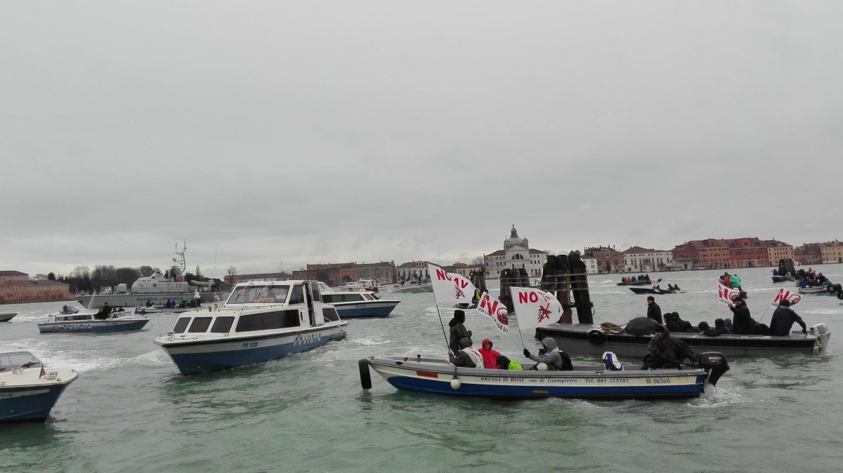 Galleria foto 'Vertice Italia-Francia a Venezia: la protesta dei No Tav' - foto 14