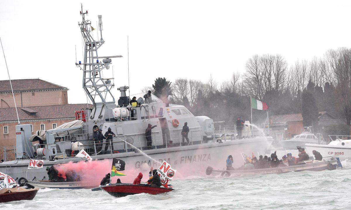 Galleria foto 'Vertice Italia-Francia a Venezia: la protesta dei No Tav' - foto 10