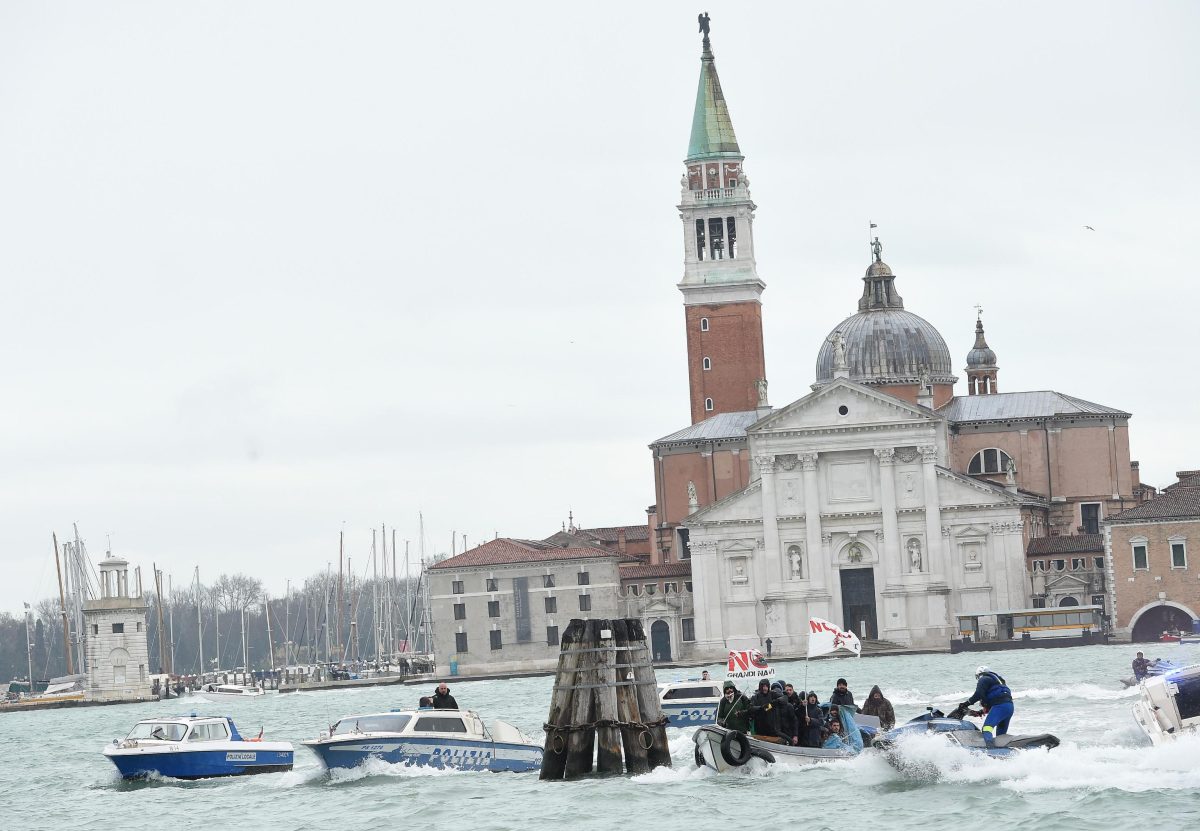 Galleria foto 'Vertice Italia-Francia a Venezia: la protesta dei No Tav' - foto 8