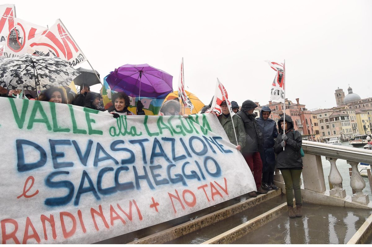 Galleria foto 'Vertice Italia-Francia a Venezia: la protesta dei No Tav' - foto 6