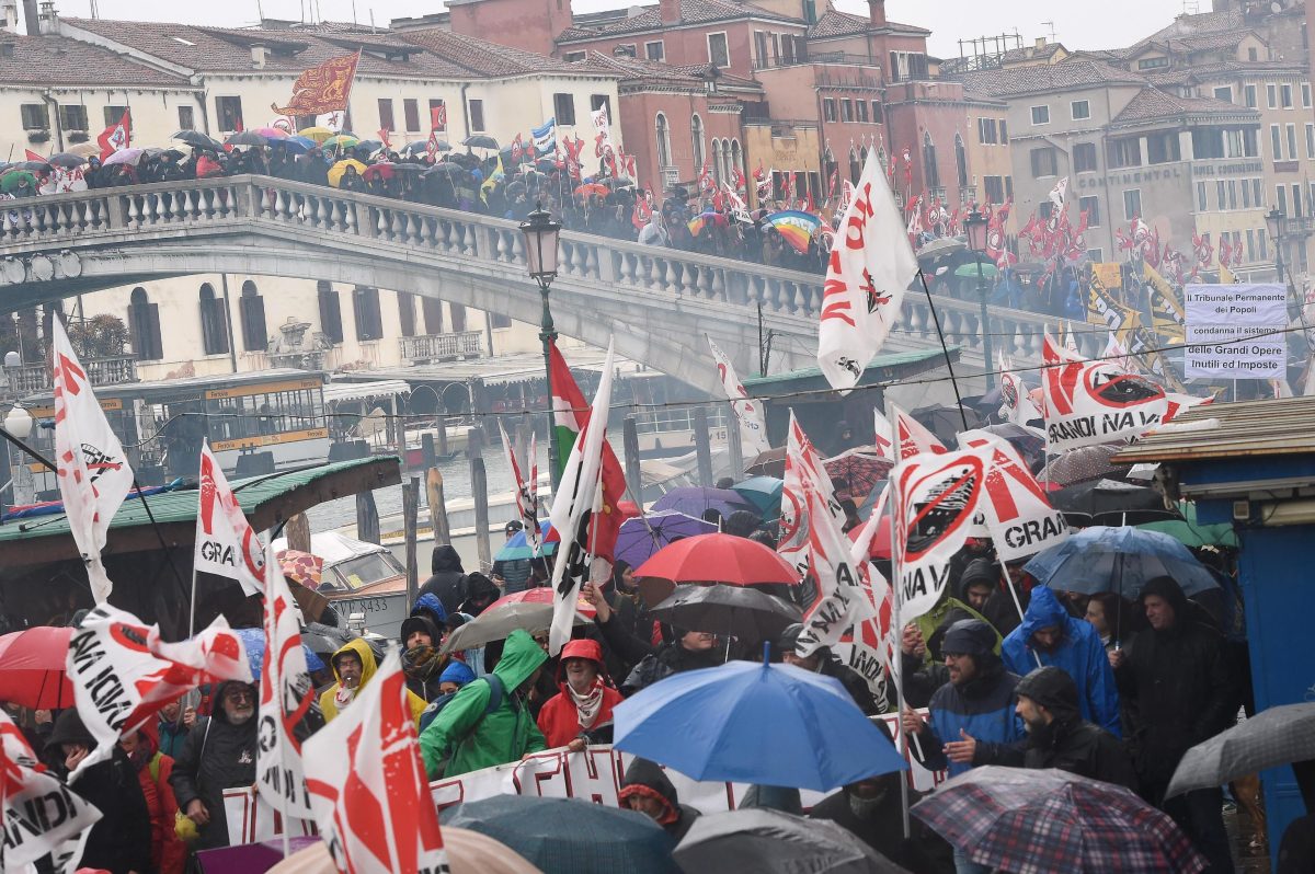 Galleria foto 'Vertice Italia-Francia a Venezia: la protesta dei No Tav' - foto 17