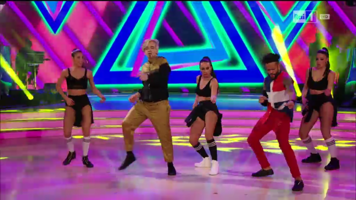 Galleria foto 'Ballando con le stelle 11: Morgan superstar, lite Platinette-Lucarelli' - foto 9