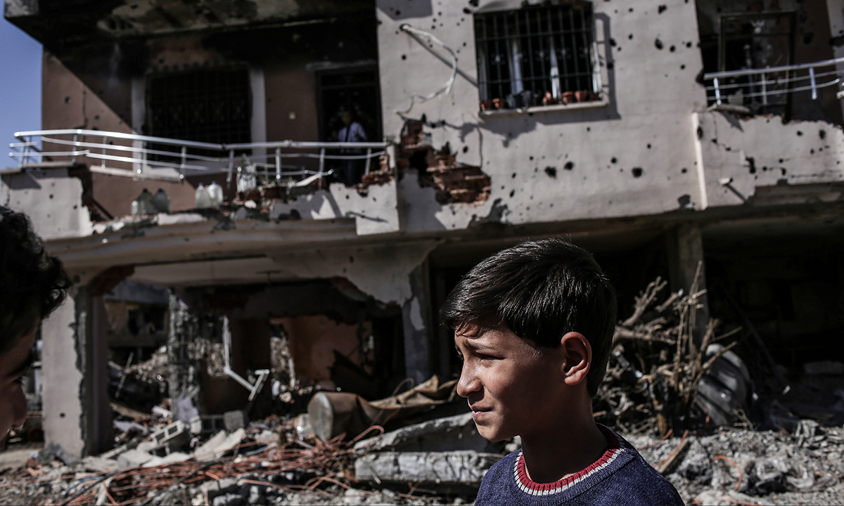 Turchia, il ritorno dei curdi tra le macerie di Cizre – Foto Turchia, il ritorno dei curdi tra le macerie di Cizre – Foto