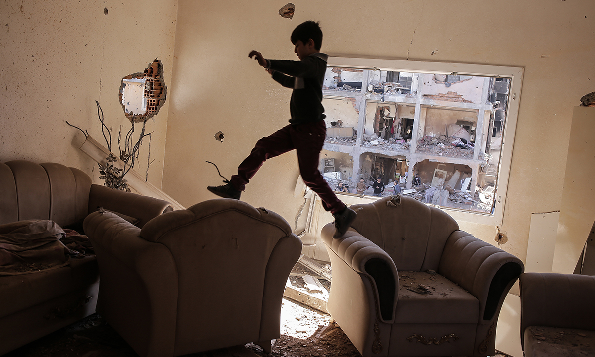 Turchia, il ritorno dei curdi tra le macerie di Cizre – Foto Turchia, il ritorno dei curdi tra le macerie di Cizre – Foto