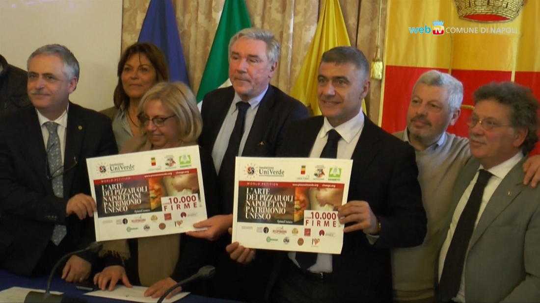 Giù le mani dalla pizza italiana Giù le mani dalla pizza italiana