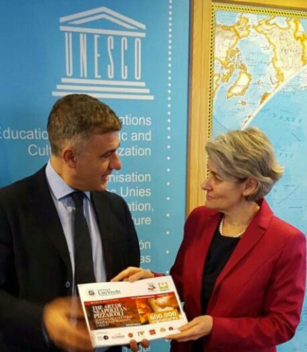 Giù le mani dalla pizza italiana Giù le mani dalla pizza italiana