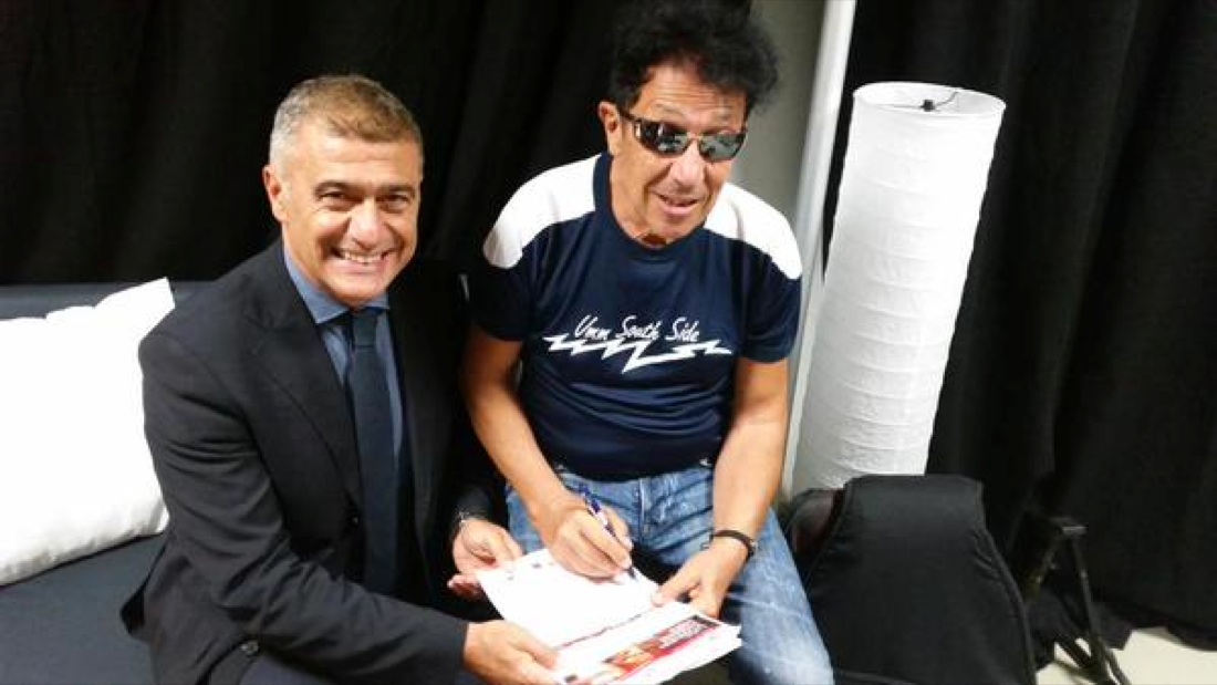 Giù le mani dalla pizza italiana Giù le mani dalla pizza italiana