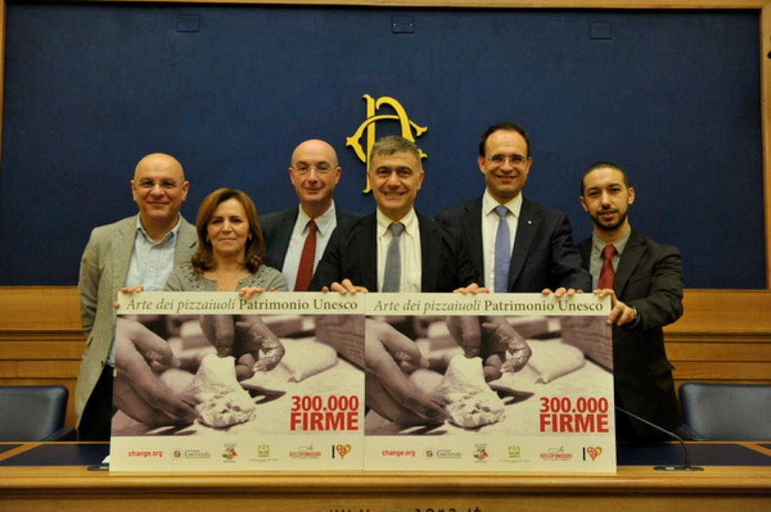 Giù le mani dalla pizza italiana Giù le mani dalla pizza italiana