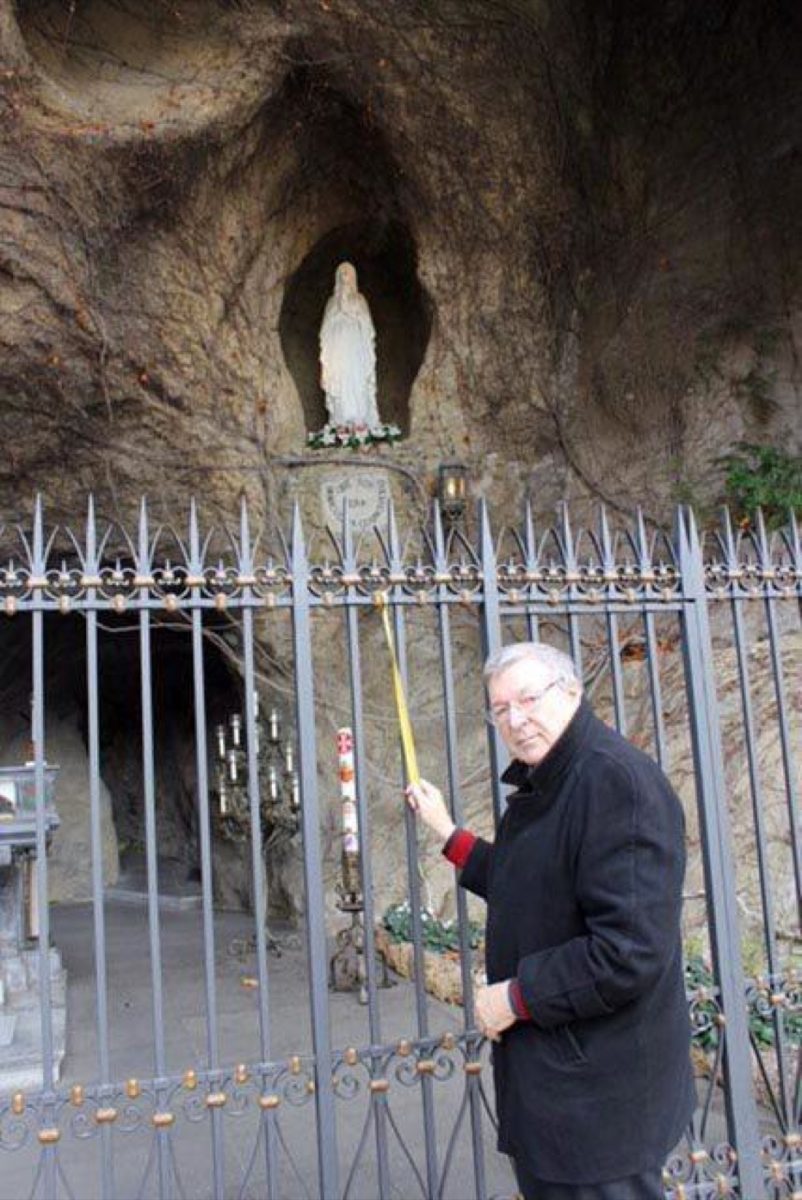 Pedofilia, parla il cardinale Pell: “Ingannato da un mondo di pedofili”