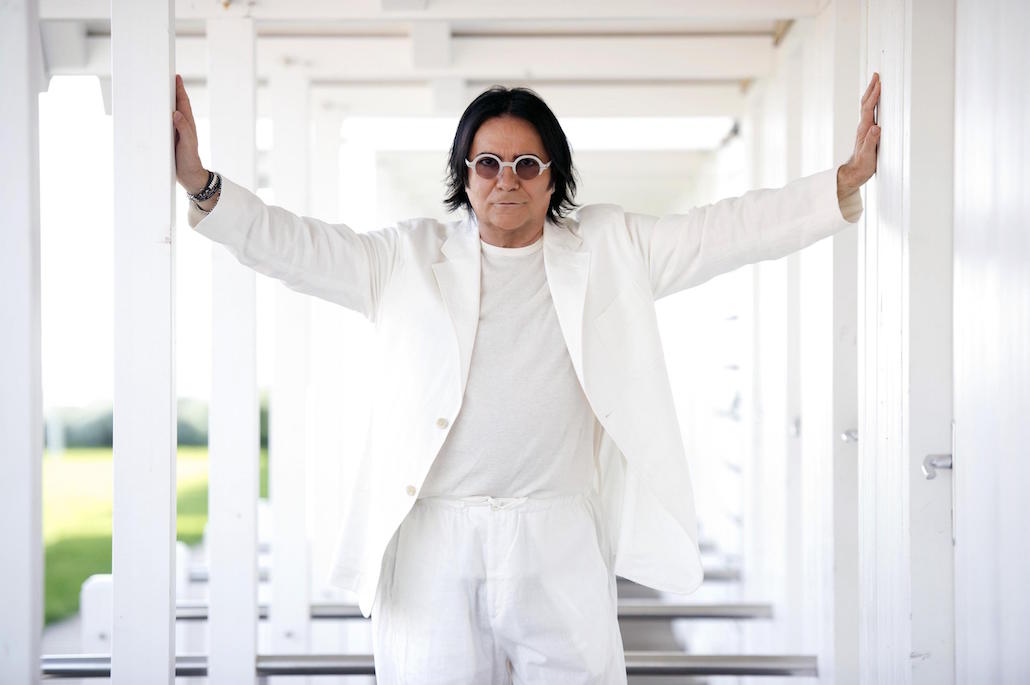 Renato Zero torna con “Chiedi”, il primo singolo dal nuovo album Renato Zero torna con “Chiedi”, il primo singolo dal nuovo album