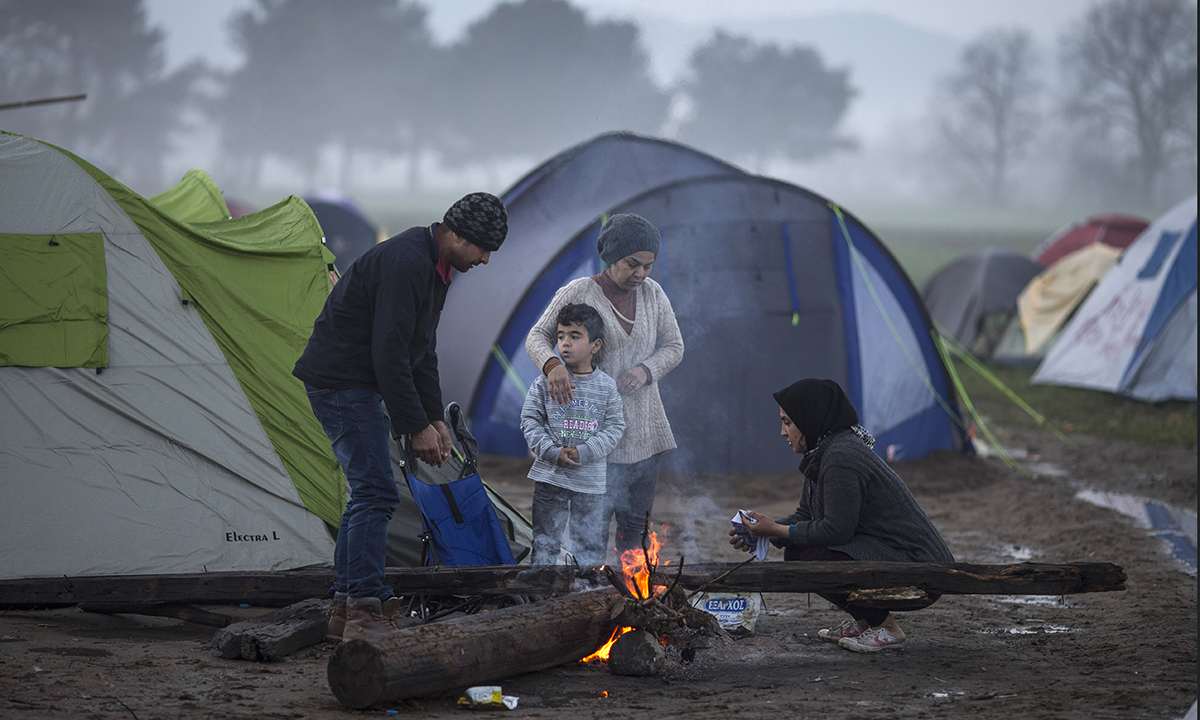 Unicef: i bambini migranti, senza cibo tra Grecia e Macedonia Unicef: i bambini migranti, senza cibo tra Grecia e Macedonia