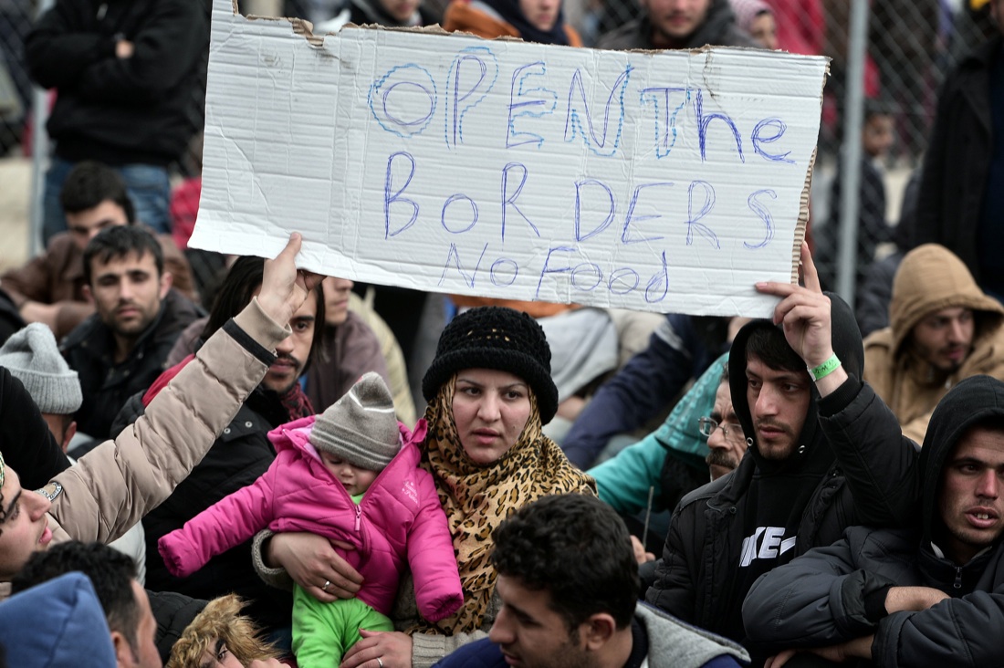 Unicef: i bambini migranti, senza cibo tra Grecia e Macedonia Unicef: i bambini migranti, senza cibo tra Grecia e Macedonia