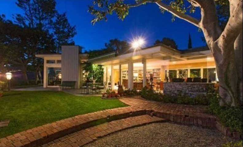 In vacanza a casa dei vip (e di Leonardo DiCaprio) In vacanza a casa dei vip (e di Leonardo DiCaprio)