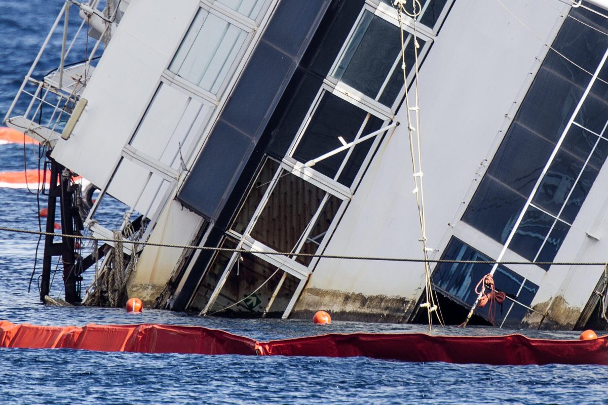 Galleria foto 'Costa Concordia, dove eravamo rimasti' - foto 16