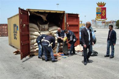 Droga, a Milano sgominata maxi organizzazione italo-albanese