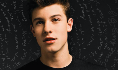 Shawn Mendes a Milano: folla in Piazza Duomo