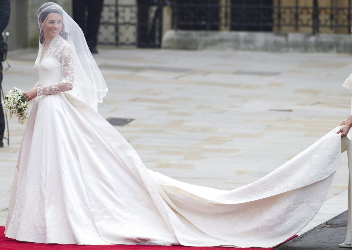 Galleria foto 'L’abito da sposa di Kate Middleton non era di Alexander Mc Queen' - foto 5