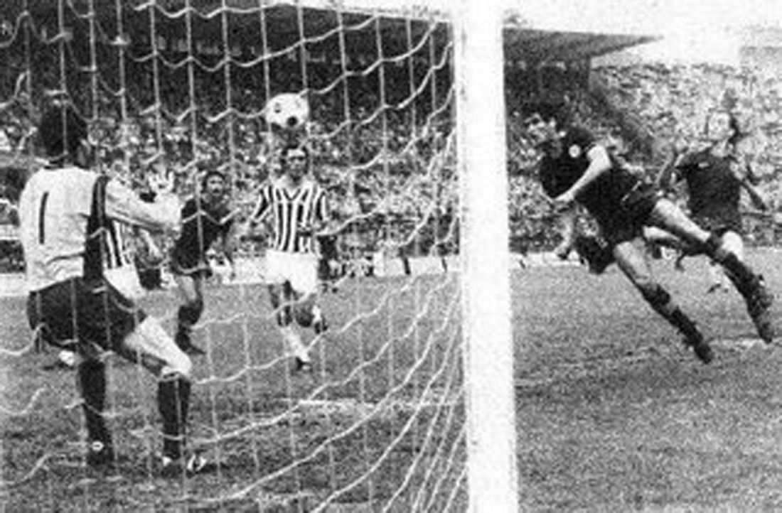 Juventus: tutti i 32 scudetti dal 1905 al 2016 – fotostory Juventus: tutti i 32 scudetti dal 1905 al 2016 – fotostory
