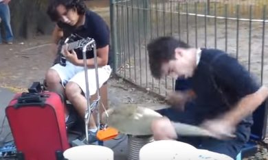 Musicisti di strada heavy metal