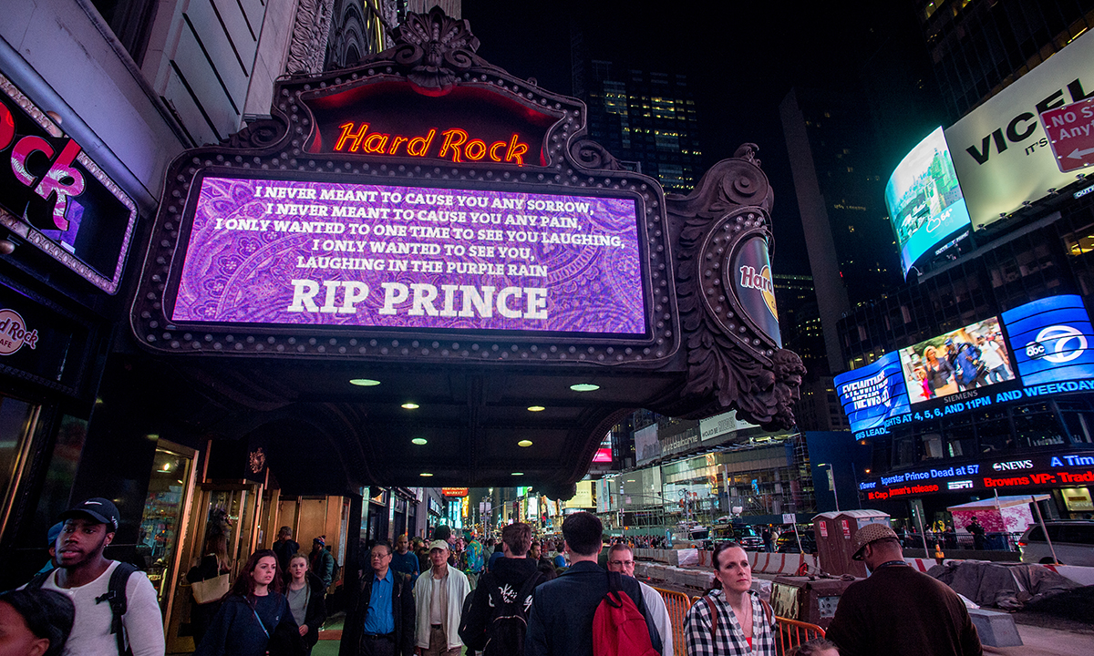 Addio a Prince: il tributo dei fan – Foto