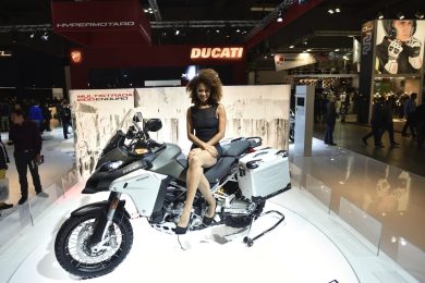 La ripresa torna in sella alle moto