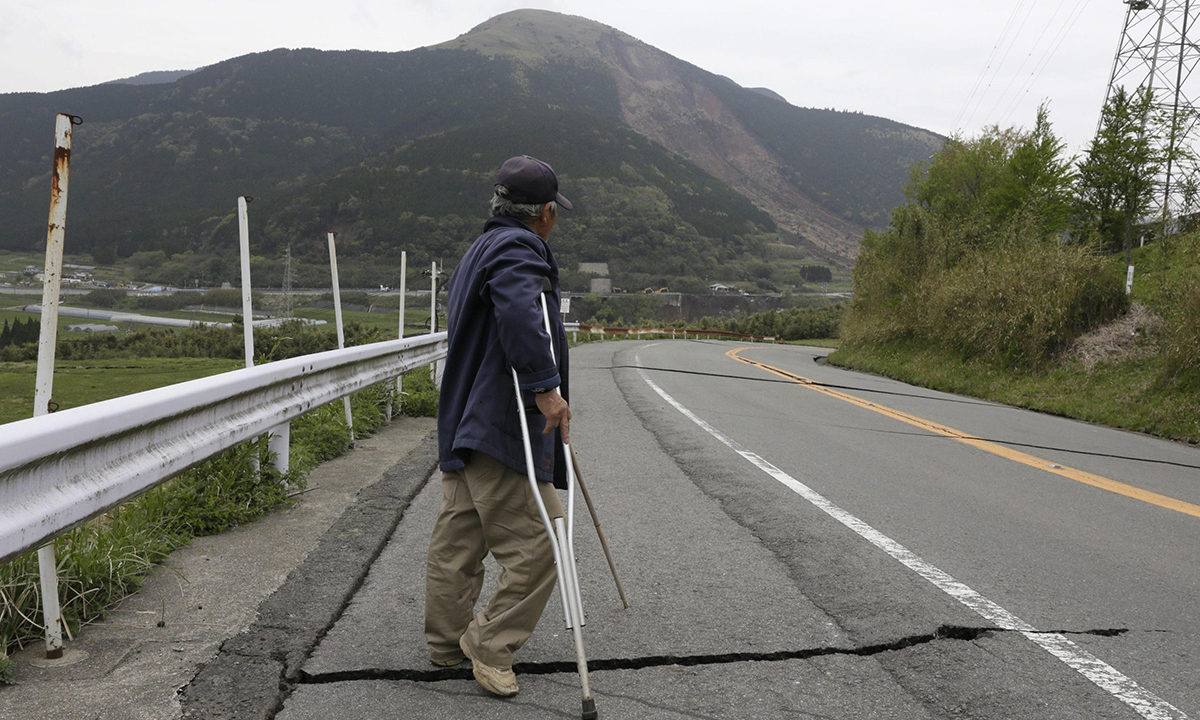 Terremoto in Giappone: 42 morti, 9 dispersi e le scosse continuano – Foto