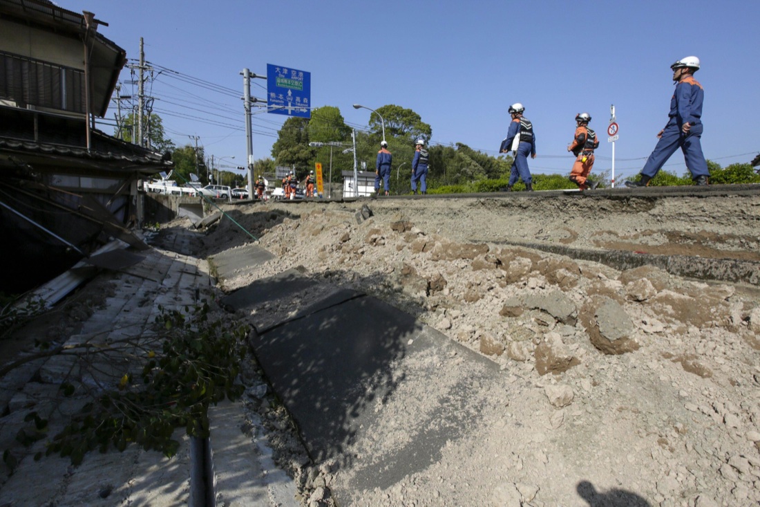 Terremoto in Giappone: 42 morti, 9 dispersi e le scosse continuano – Foto