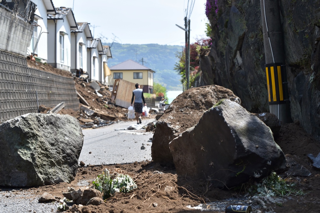 Terremoto in Giappone: 42 morti, 9 dispersi e le scosse continuano – Foto