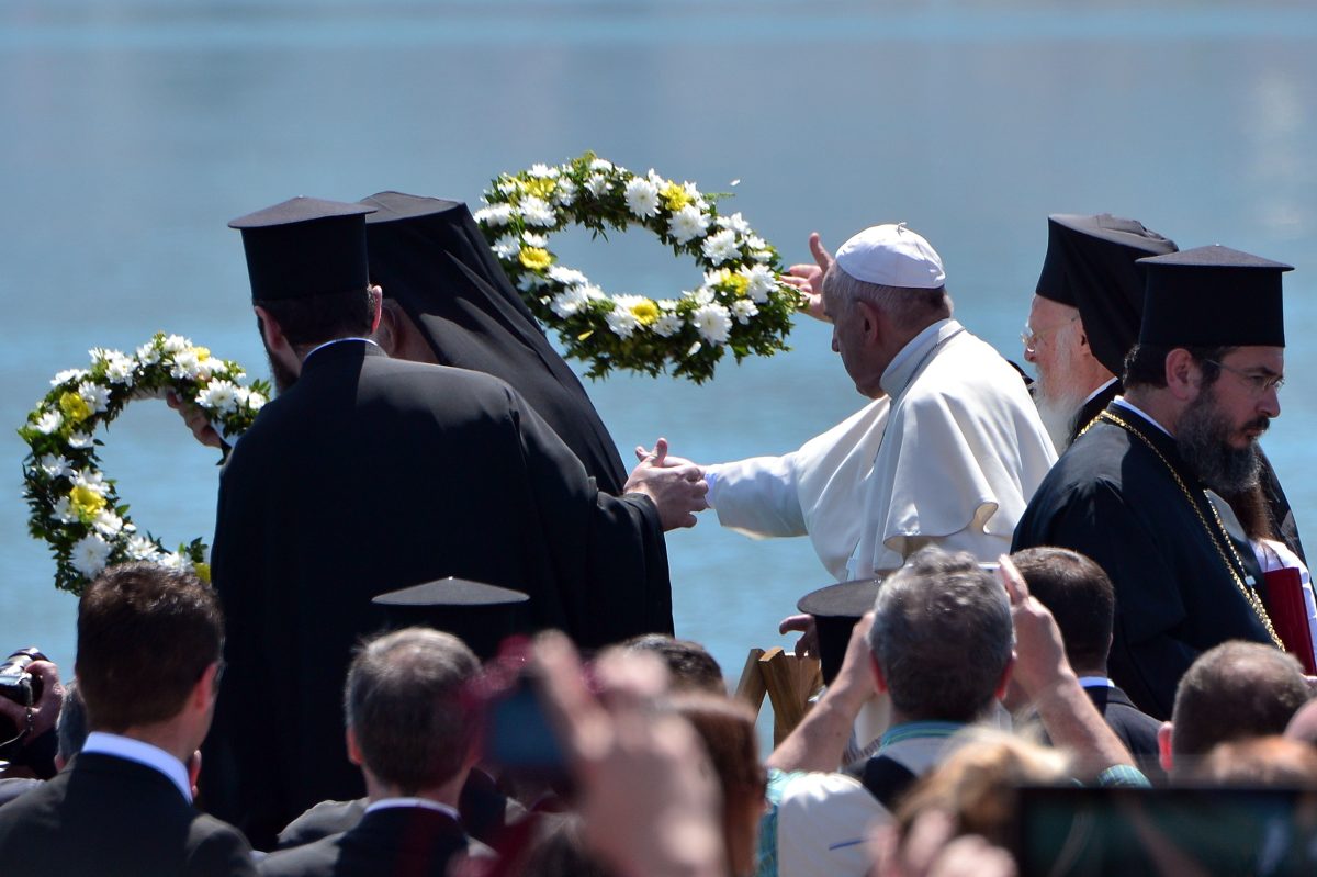 Galleria foto 'Papa Francesco a Lesbo: porta via con sè 12 profughi – LE FOTO' - foto 10