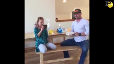 Toglie un dente alla figlia con il drone