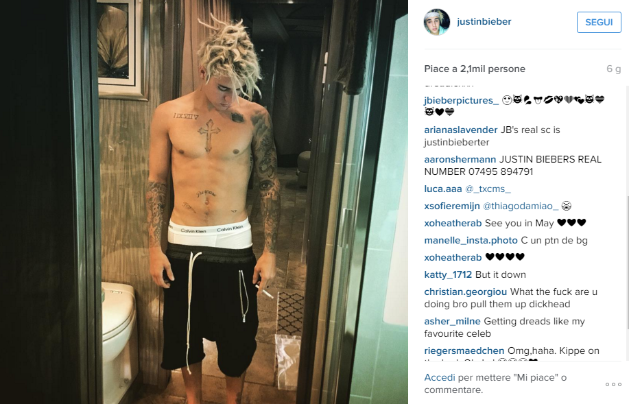 Justin Bieber preso per la gola dal rapper Post Malone Justin Bieber preso per la gola dal rapper Post Malone