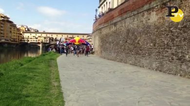 Red Bull #CANYOUMAKEIT16: con 24 lattine da Firenze a Parigi