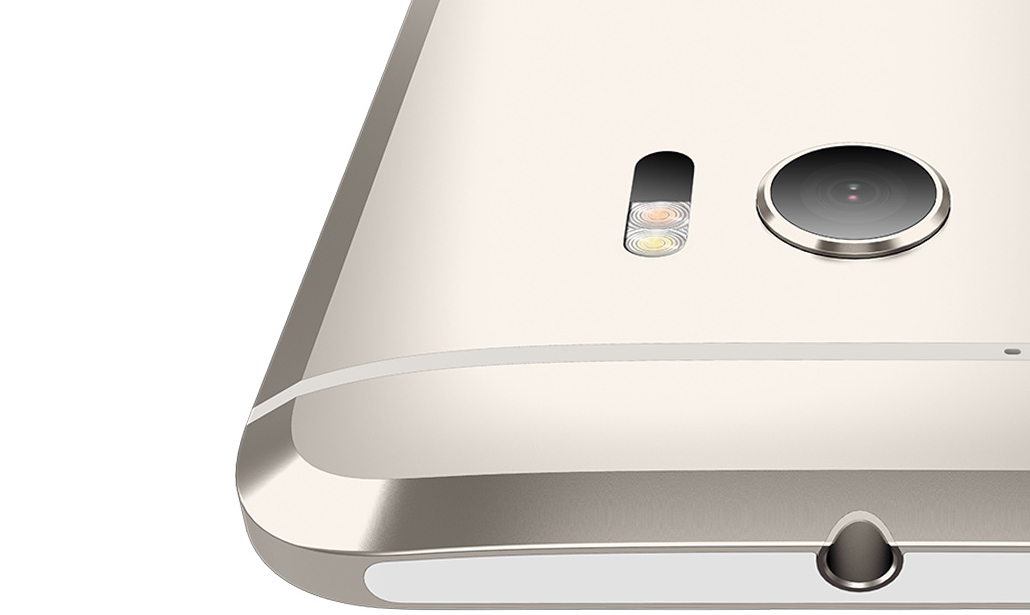 HTC 10, cos’ha in più (e in meno) rispetto ad iPhone 6S e Galaxy S7