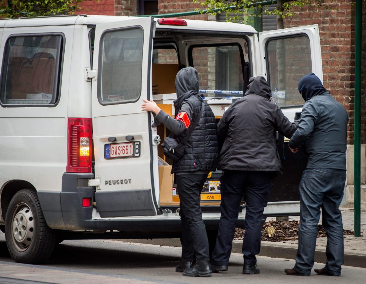 Attentati di Parigi: tre nuovi sospetti fermati a Bruxelles