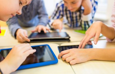 Smartphone e tablet fanno male ai bambini?