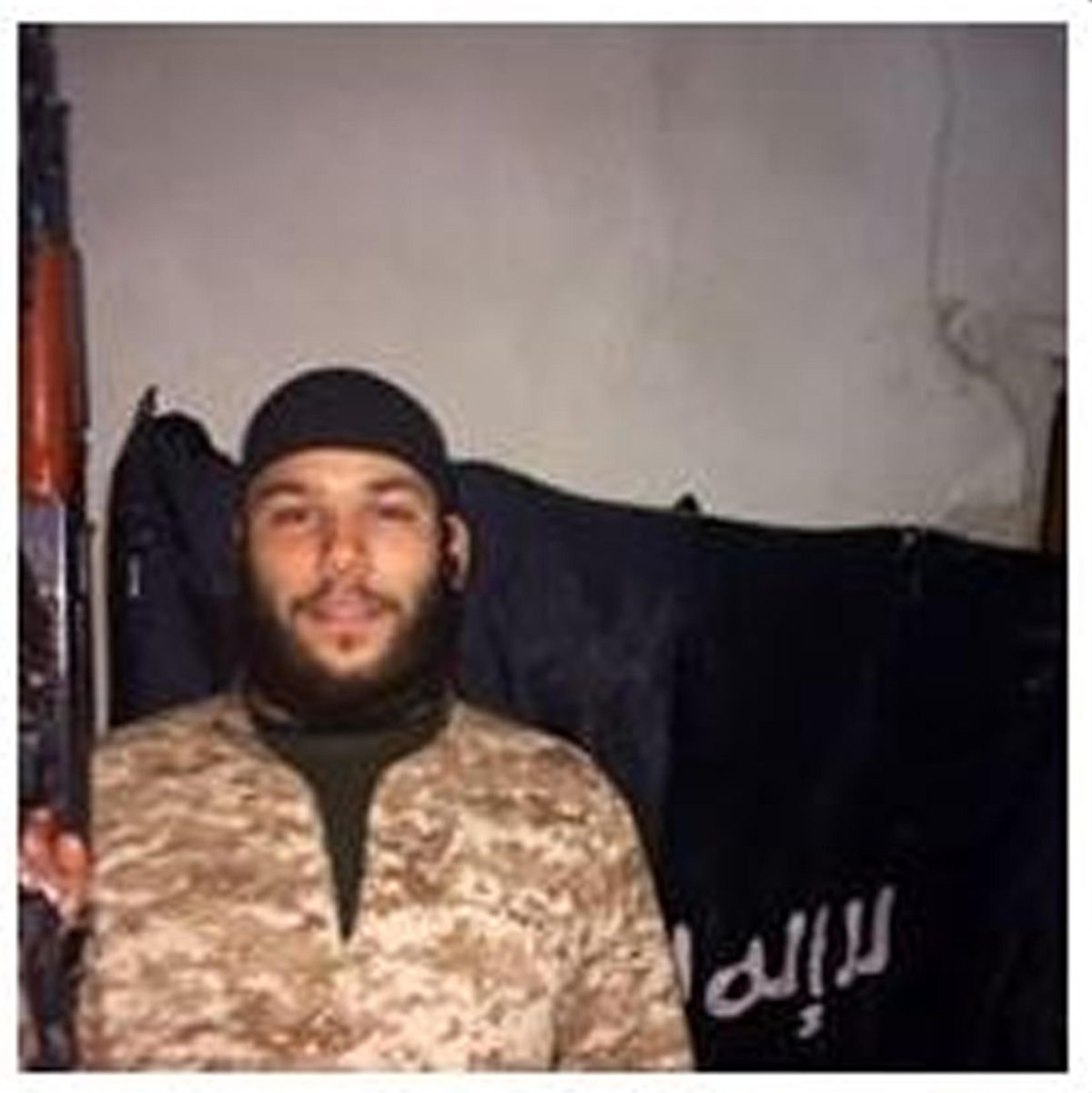 Galleria foto 'Così i terroristi volevano colpire Parigi durante Euro 2016 – Foto, video' - foto 33