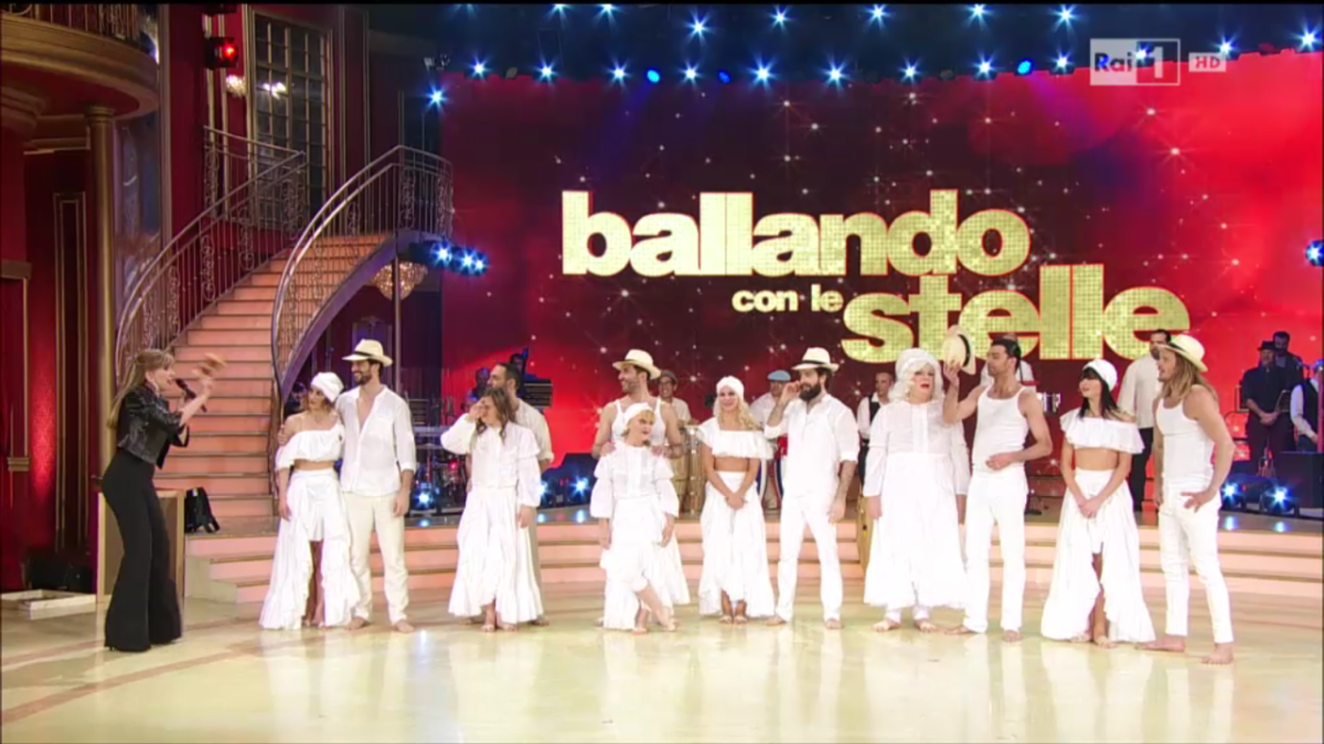 Galleria foto 'Ballando con le stelle 11: ancora una lite tra la Lucarelli e Asia Argento' - foto 3